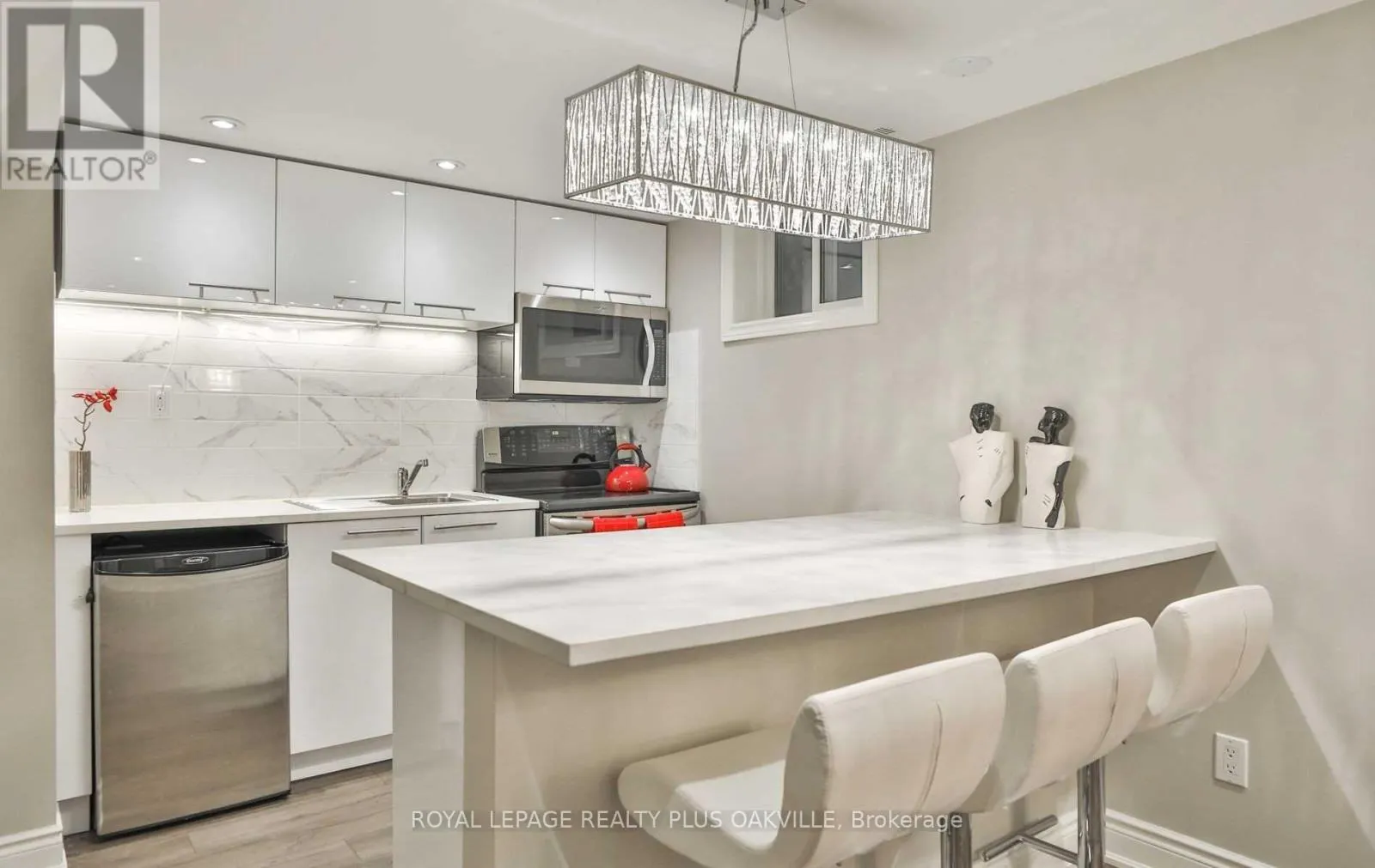 2100 WAYCROSS CRESCENT