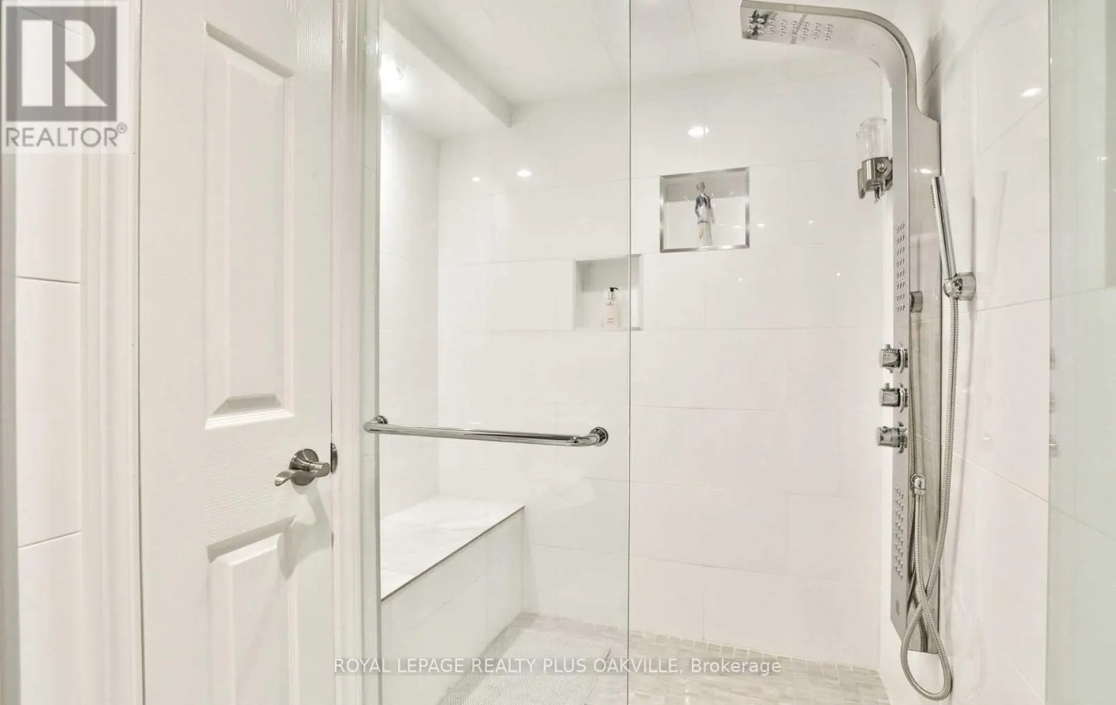 2100 WAYCROSS CRESCENT