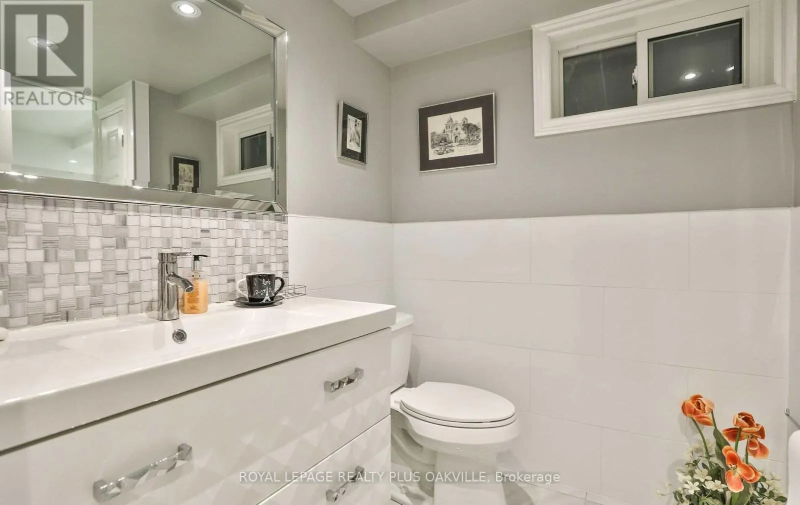 2100 WAYCROSS CRESCENT