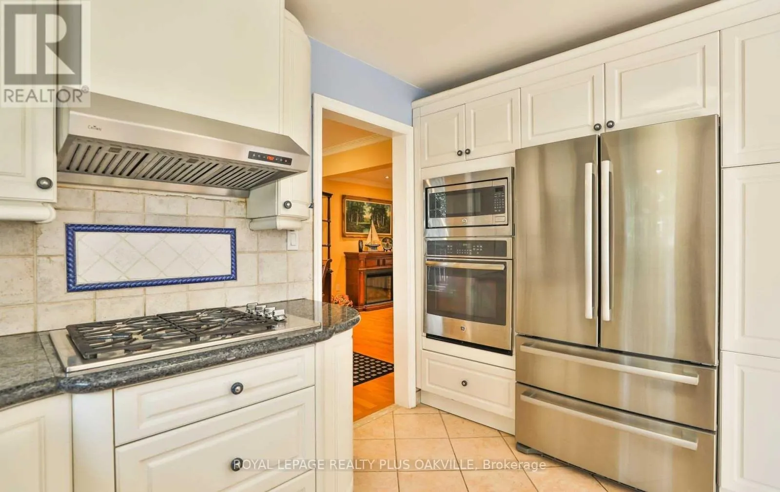 2100 WAYCROSS CRESCENT