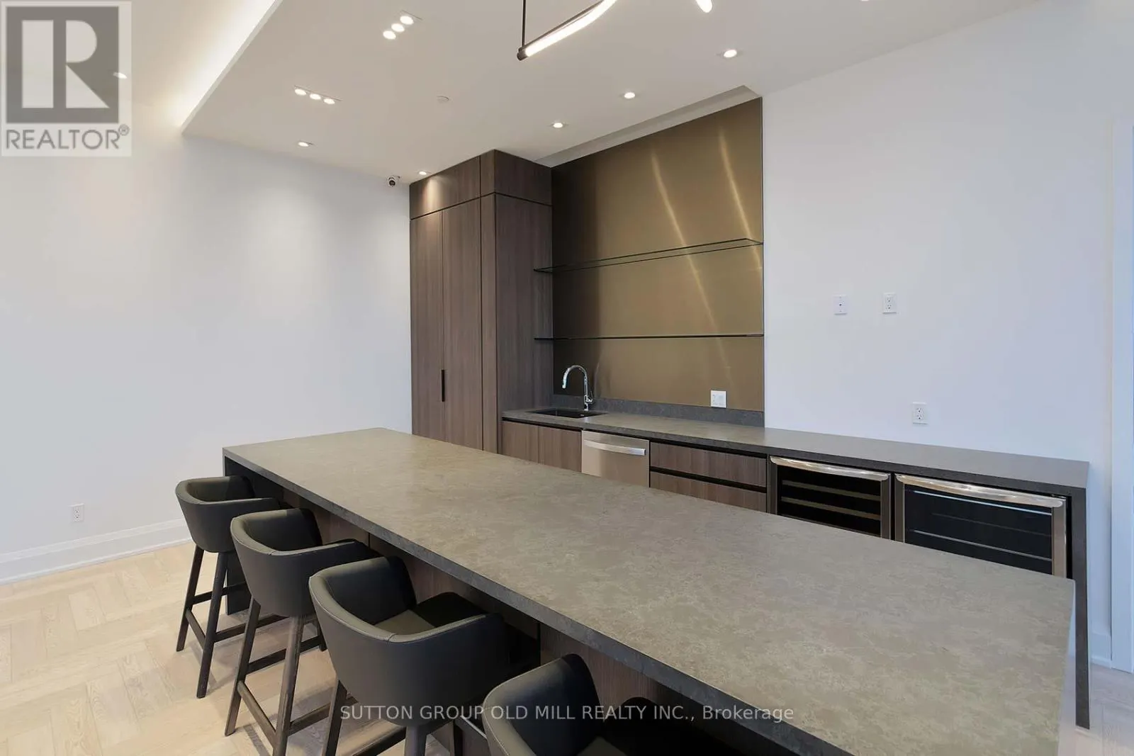 308 - 1035 SOUTHDOWN ROAD