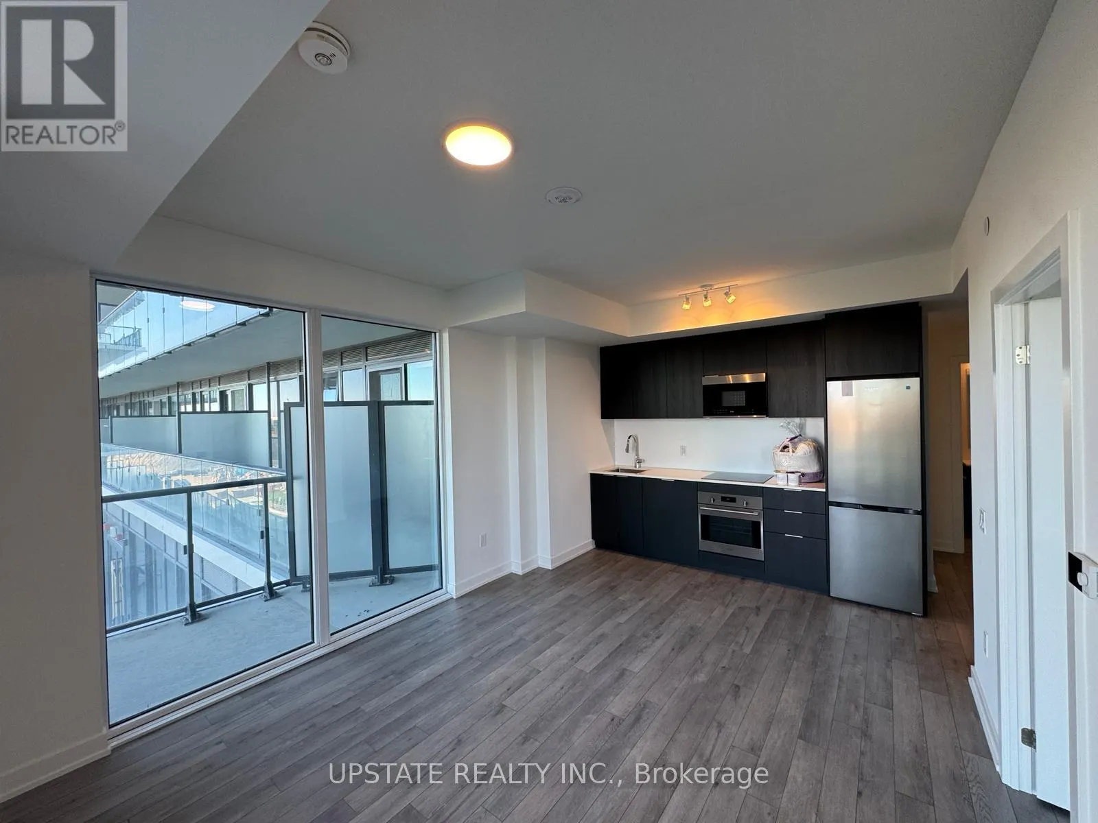 322 - 15 SKYRIDGE DRIVE