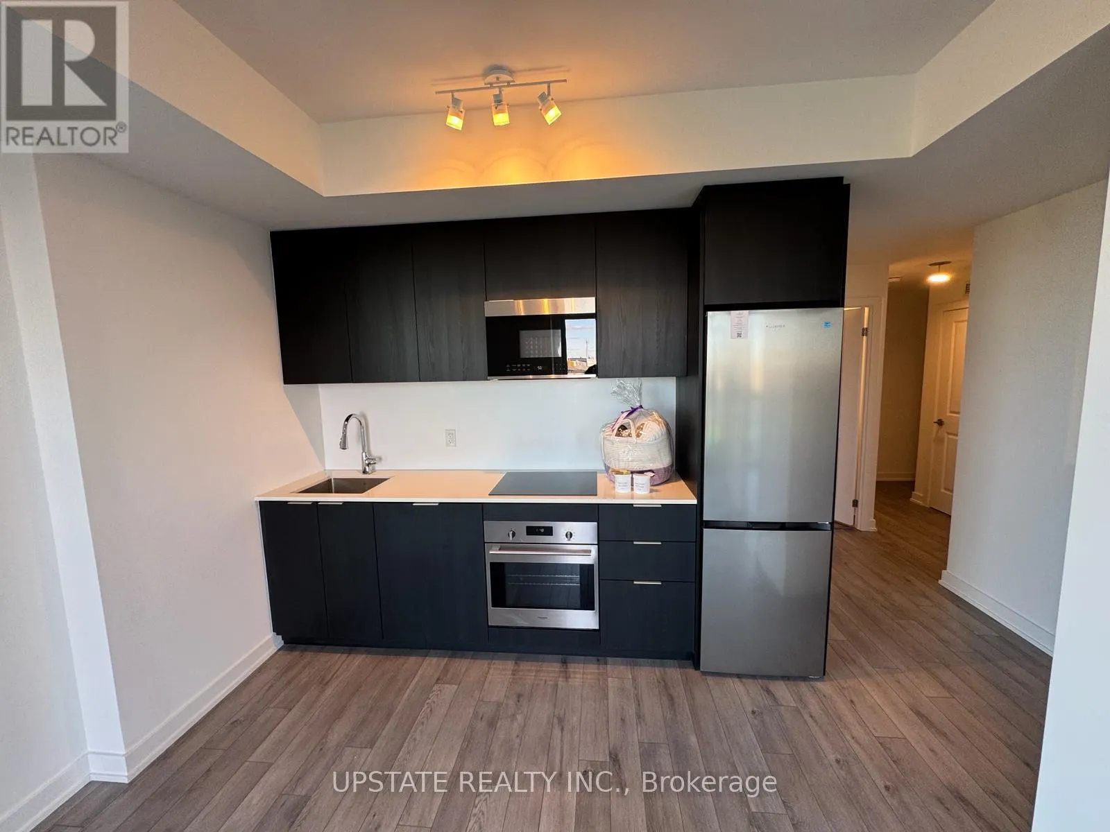 322 - 15 SKYRIDGE DRIVE