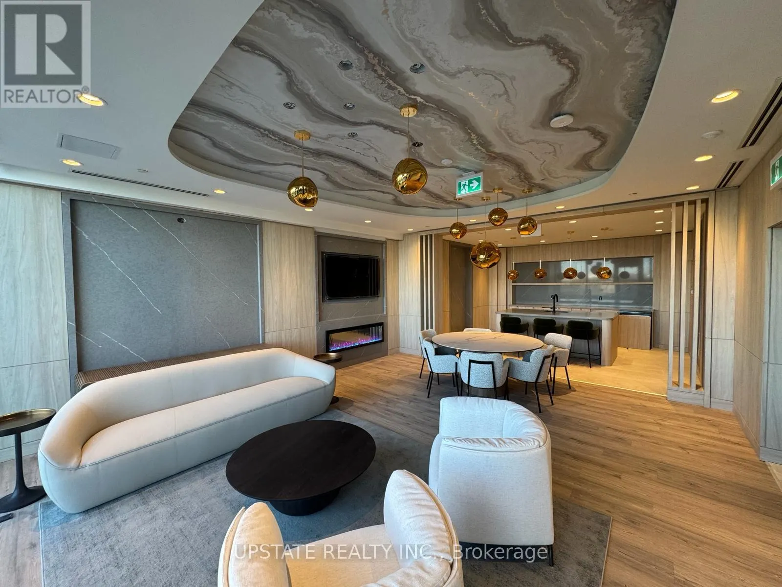 322 - 15 SKYRIDGE DRIVE