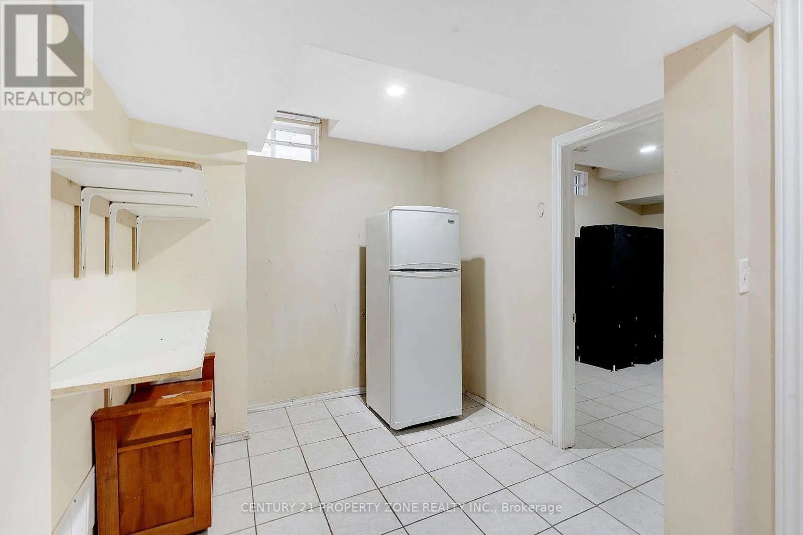 42 MOSSGROVE CRESCENT