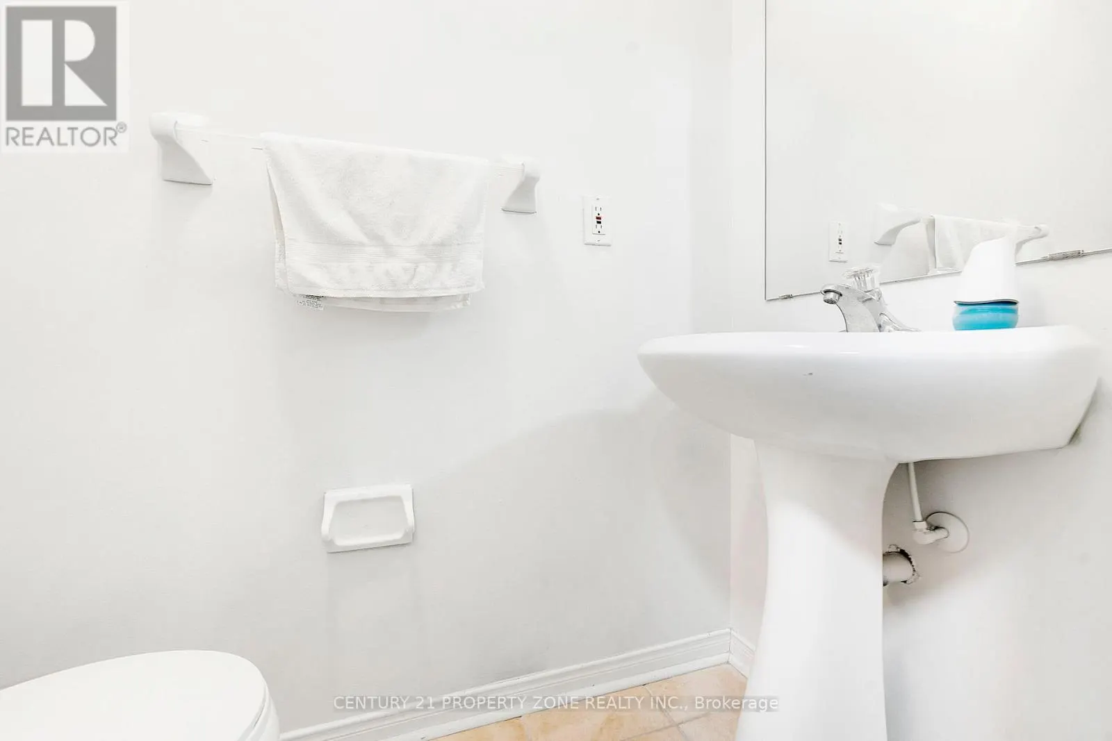 42 MOSSGROVE CRESCENT