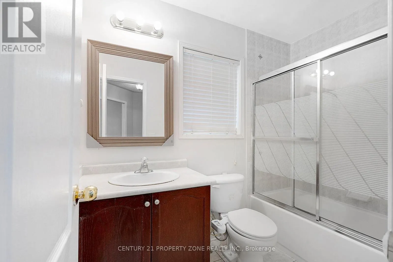 42 MOSSGROVE CRESCENT