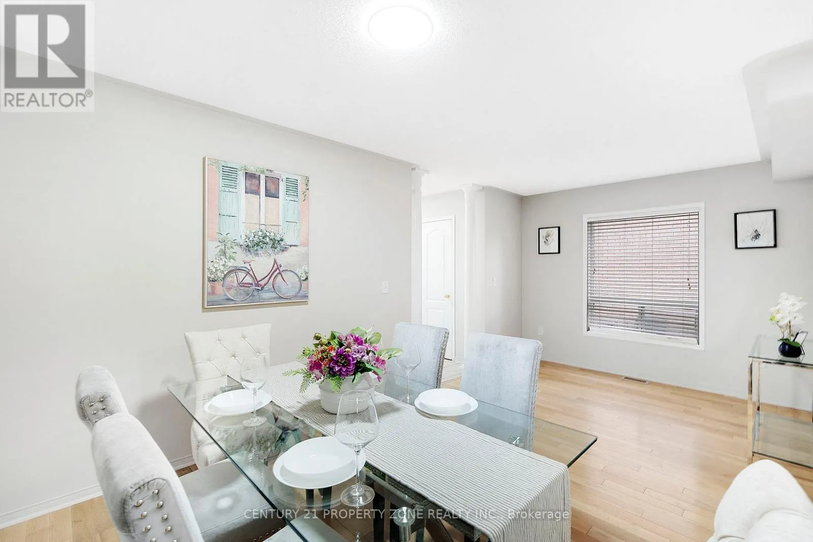 42 MOSSGROVE CRESCENT