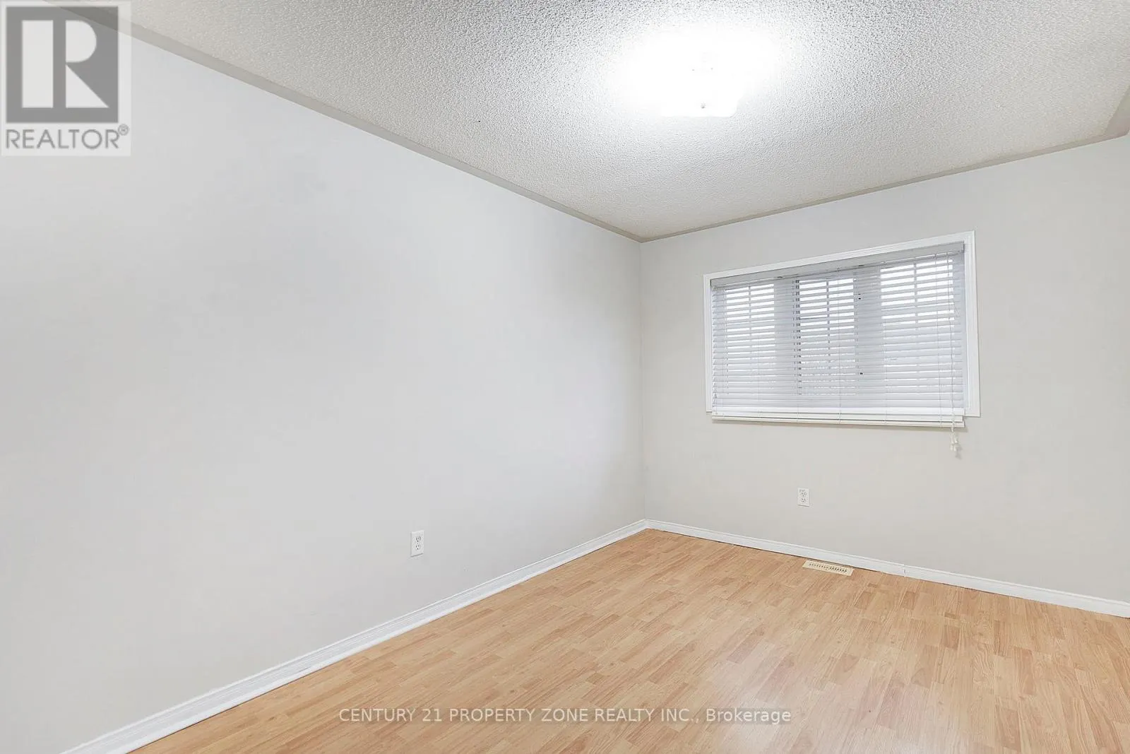 42 MOSSGROVE CRESCENT