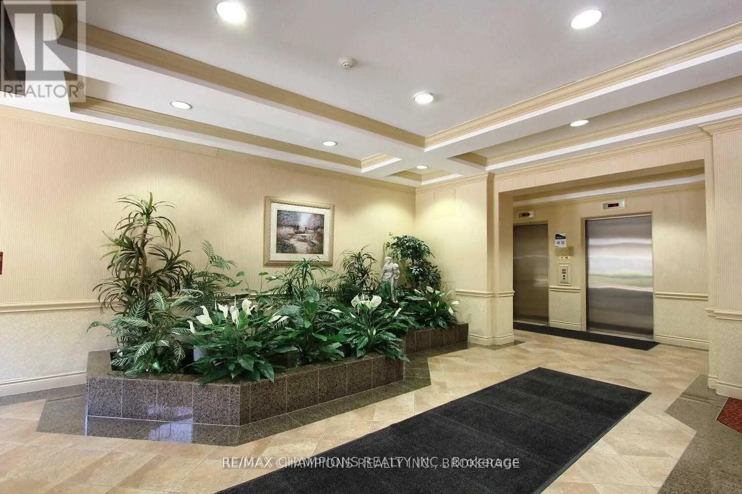 303 - 8 DAYSPRING CIRCLE