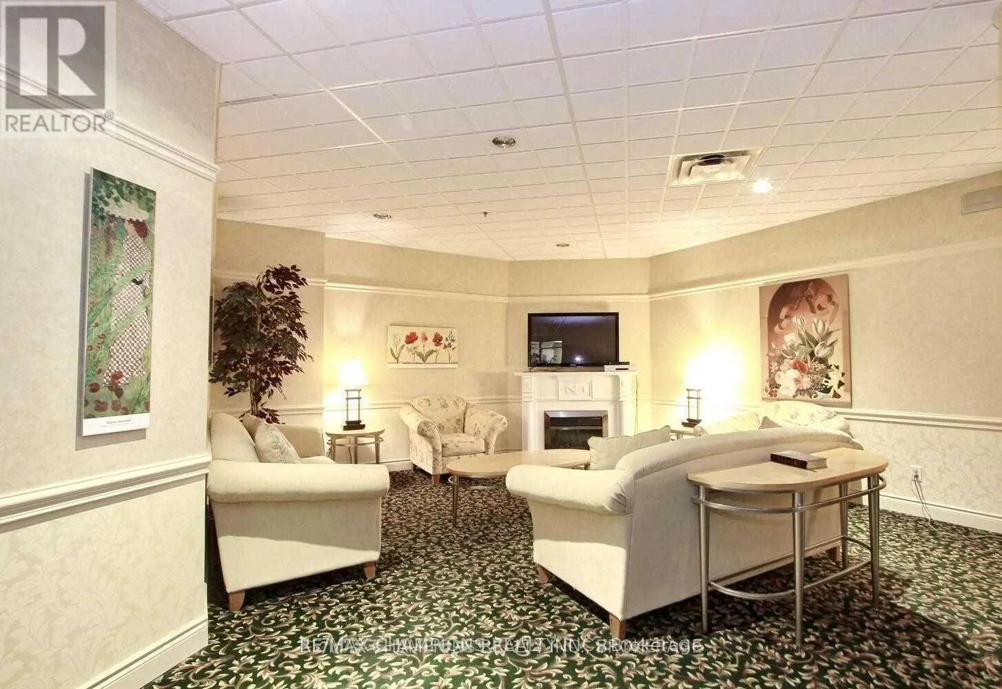 303 - 8 DAYSPRING CIRCLE