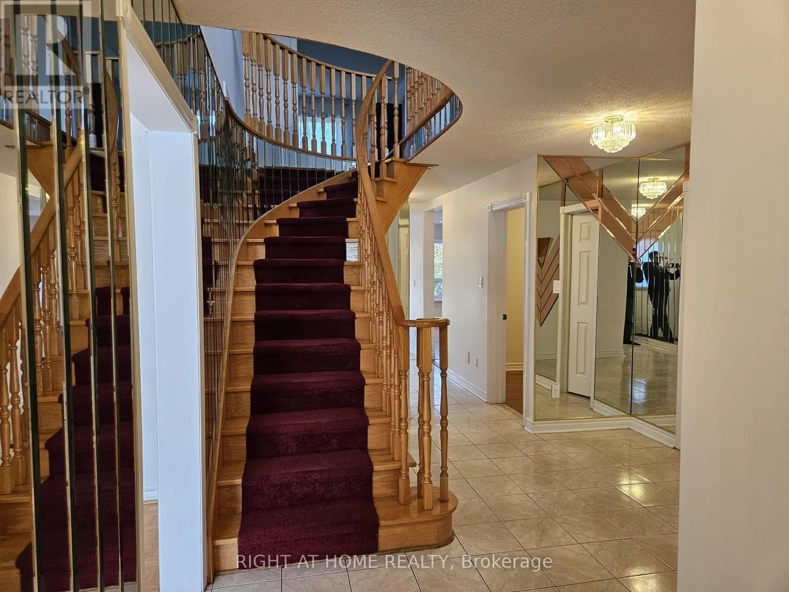 UPPER PORTION - 5191 GUILDWOOD WAY