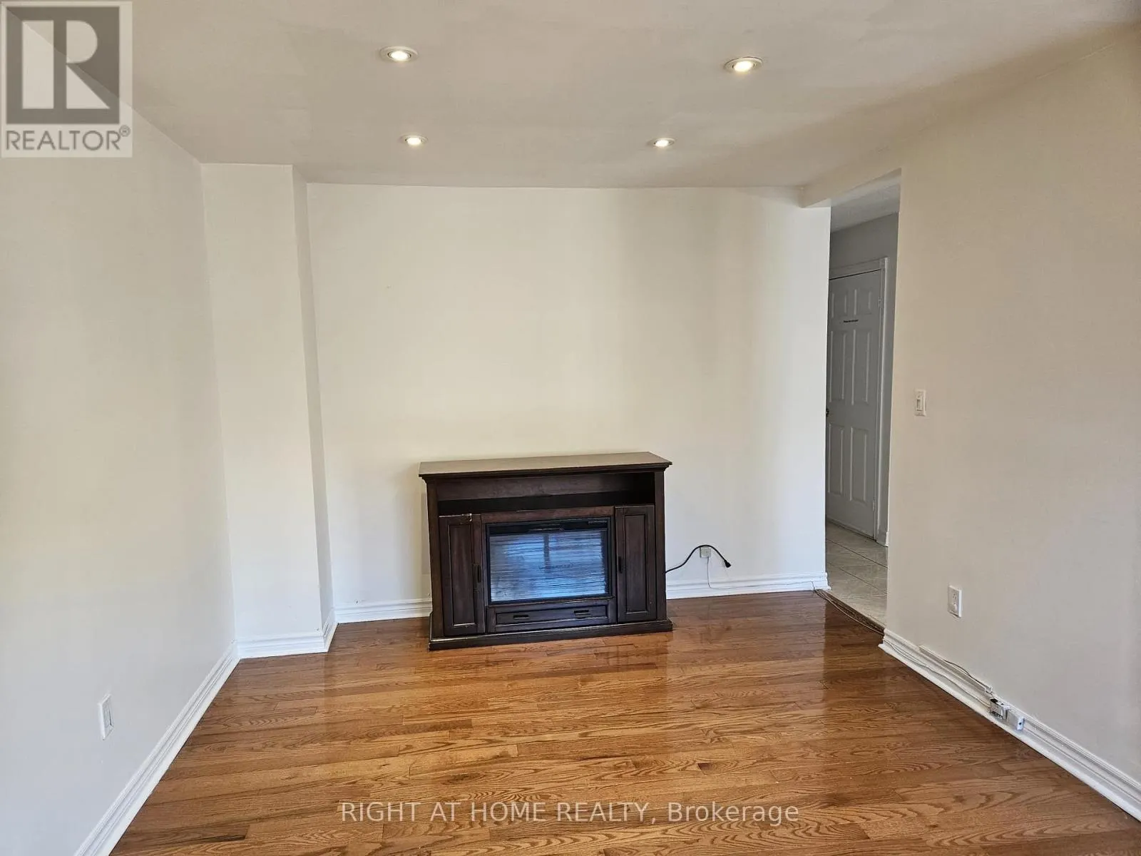 UPPER PORTION - 5191 GUILDWOOD WAY