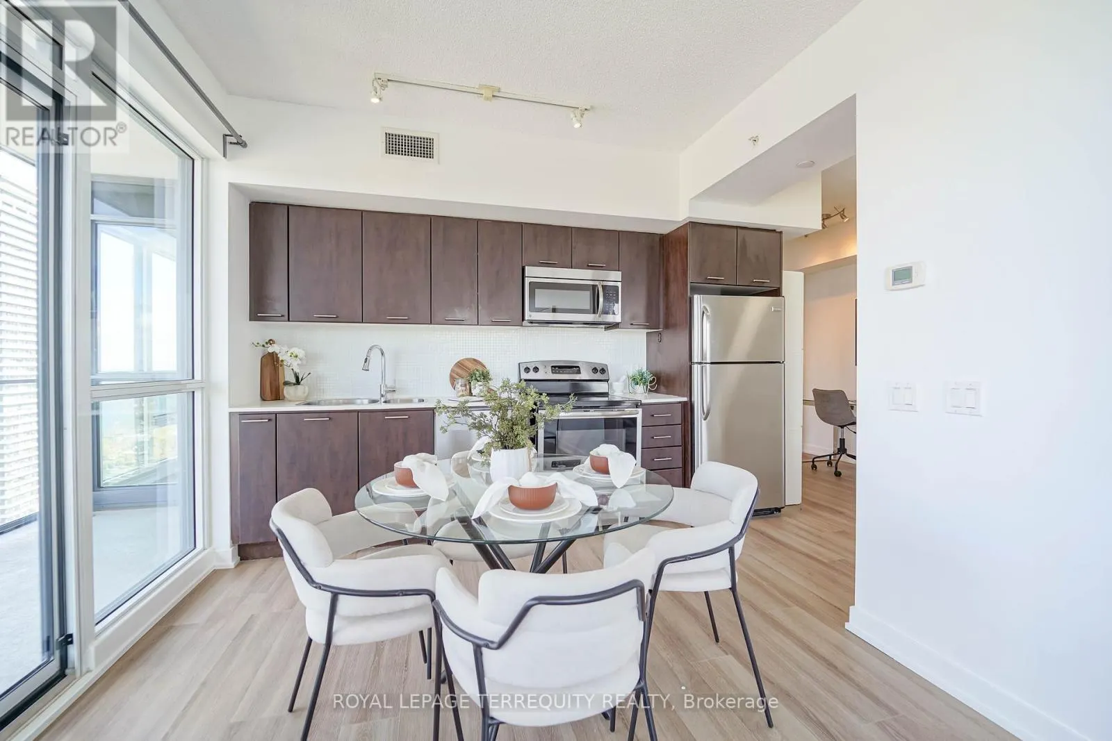 4007 - 2200 LAKESHORE BOULEVARD W