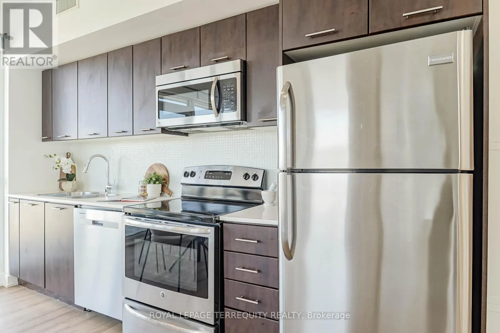 4007 - 2200 LAKESHORE BOULEVARD W