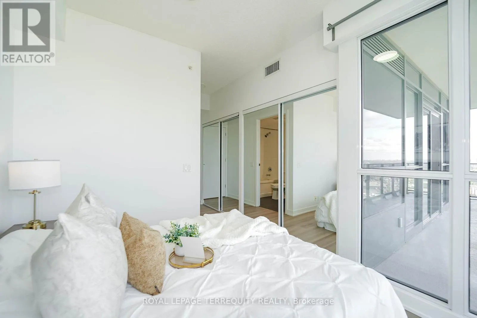 4007 - 2200 LAKESHORE BOULEVARD W