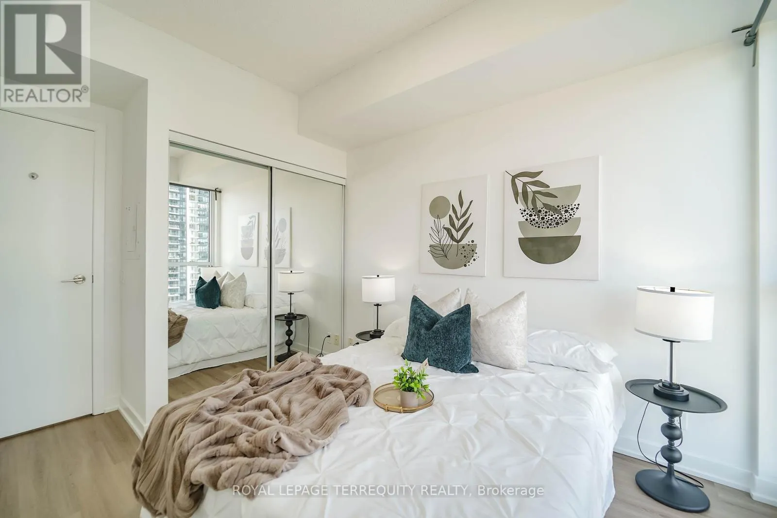 4007 - 2200 LAKESHORE BOULEVARD W