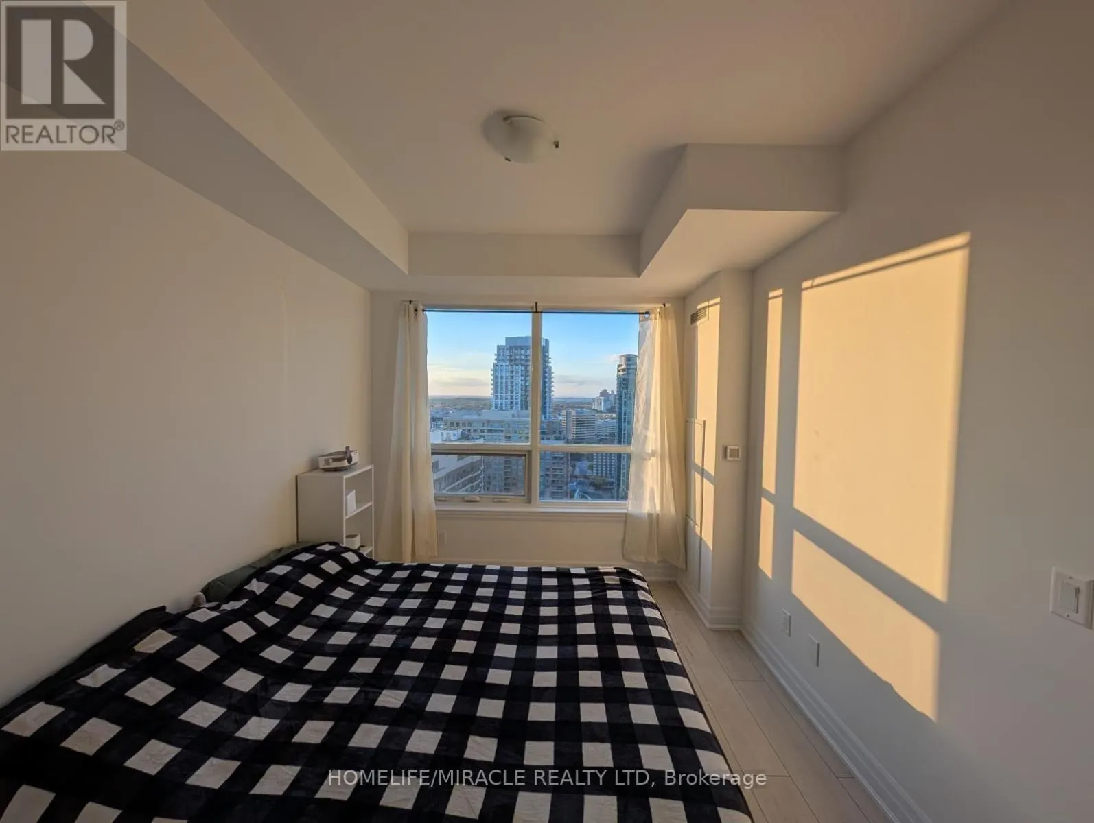 2601 - 30 ELM DRIVE W