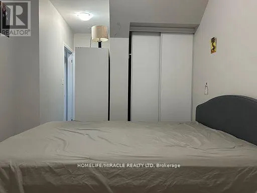 110 - 400 THE EAST MALL