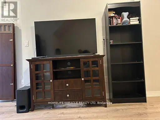 110 - 400 THE EAST MALL