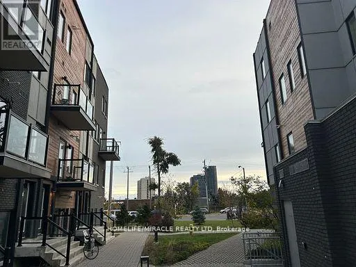 110 - 400 THE EAST MALL