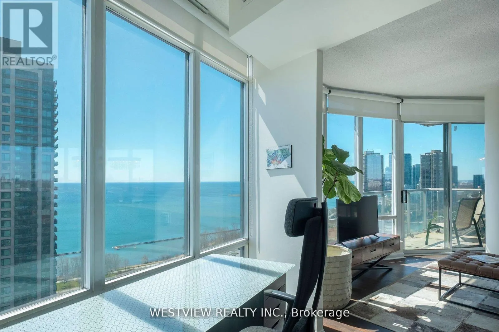 2610 - 15 WINDERMERE AVENUE