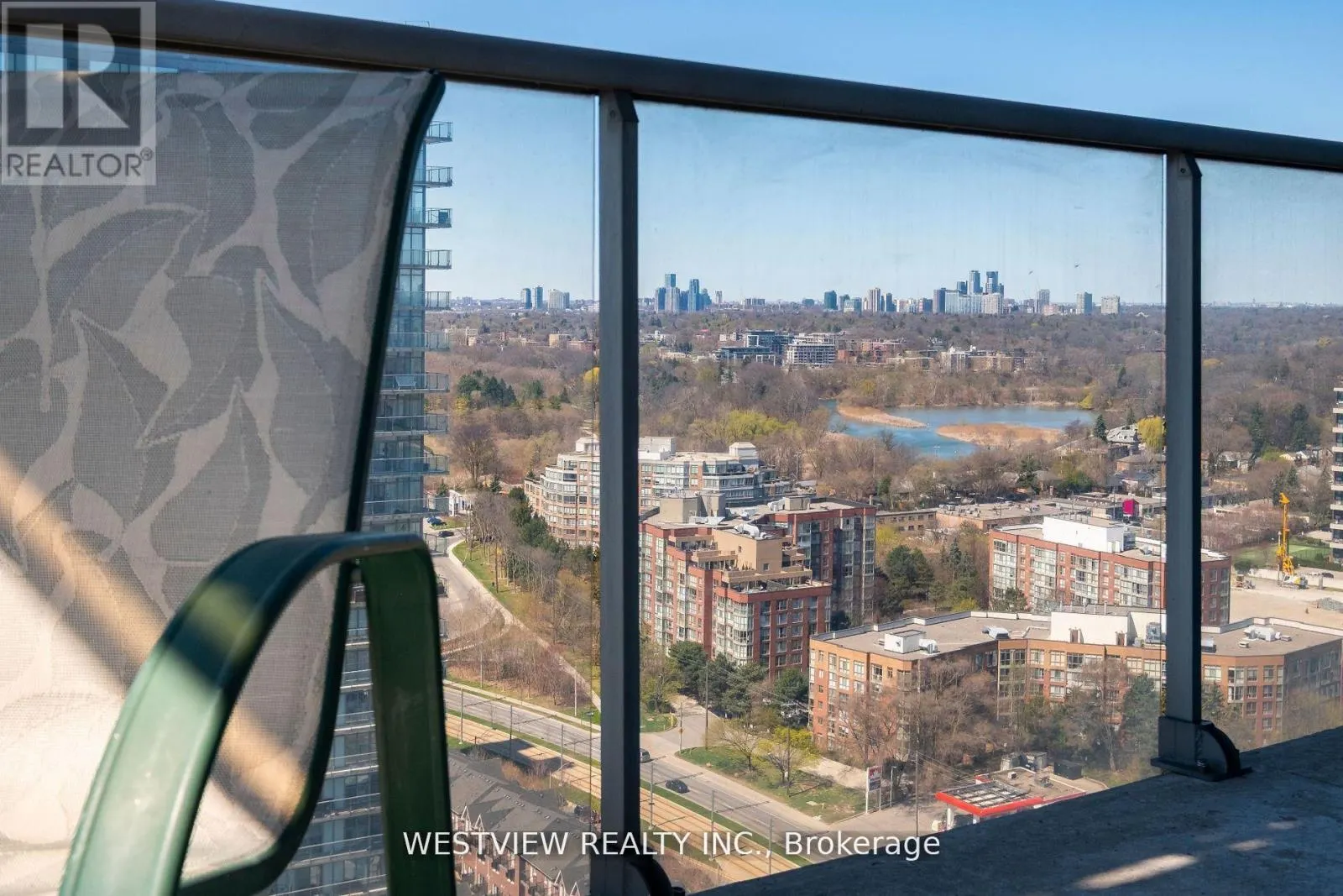 2610 - 15 WINDERMERE AVENUE