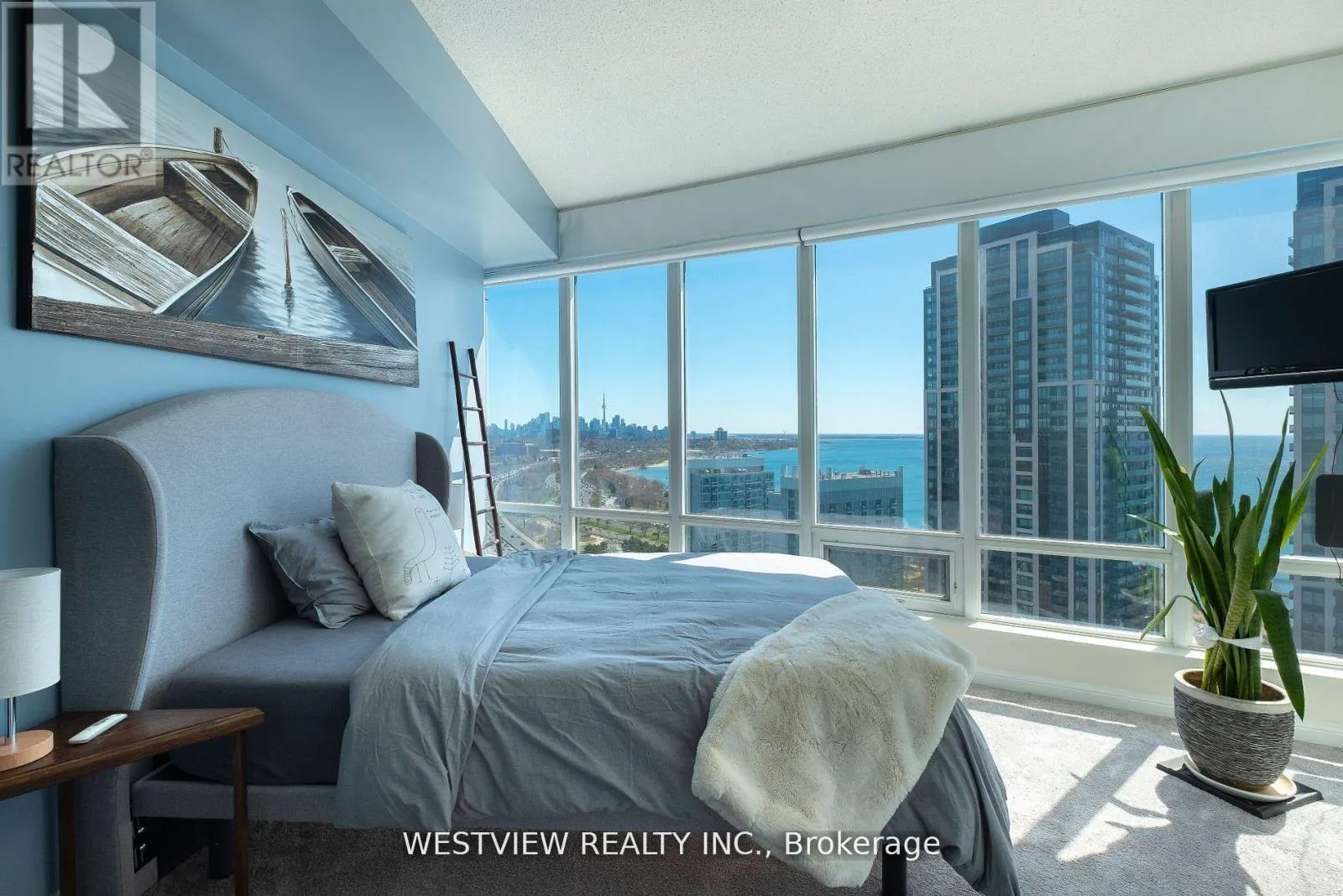 2610 - 15 WINDERMERE AVENUE