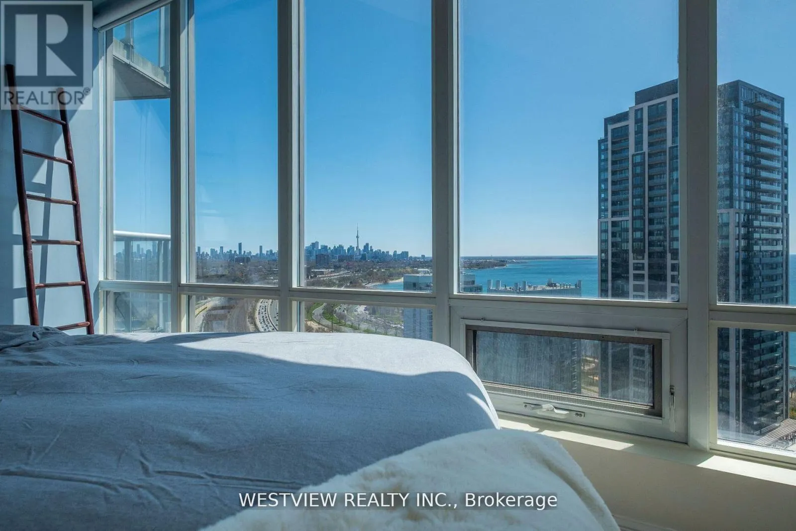 2610 - 15 WINDERMERE AVENUE