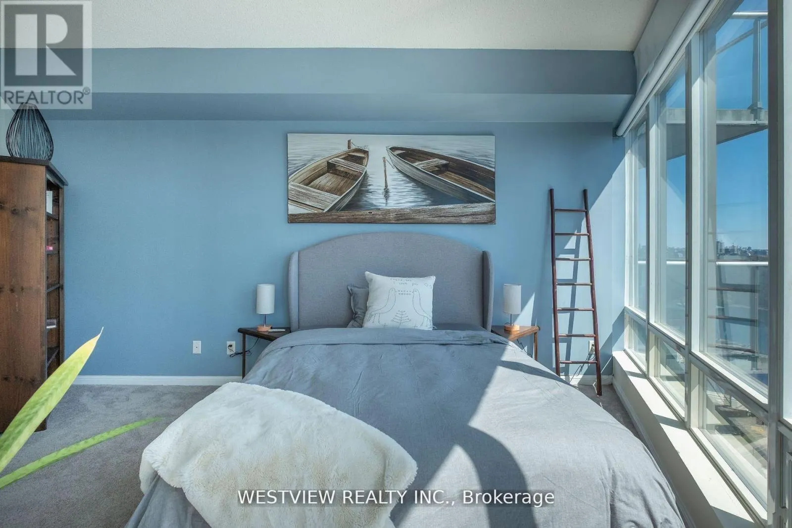 2610 - 15 WINDERMERE AVENUE