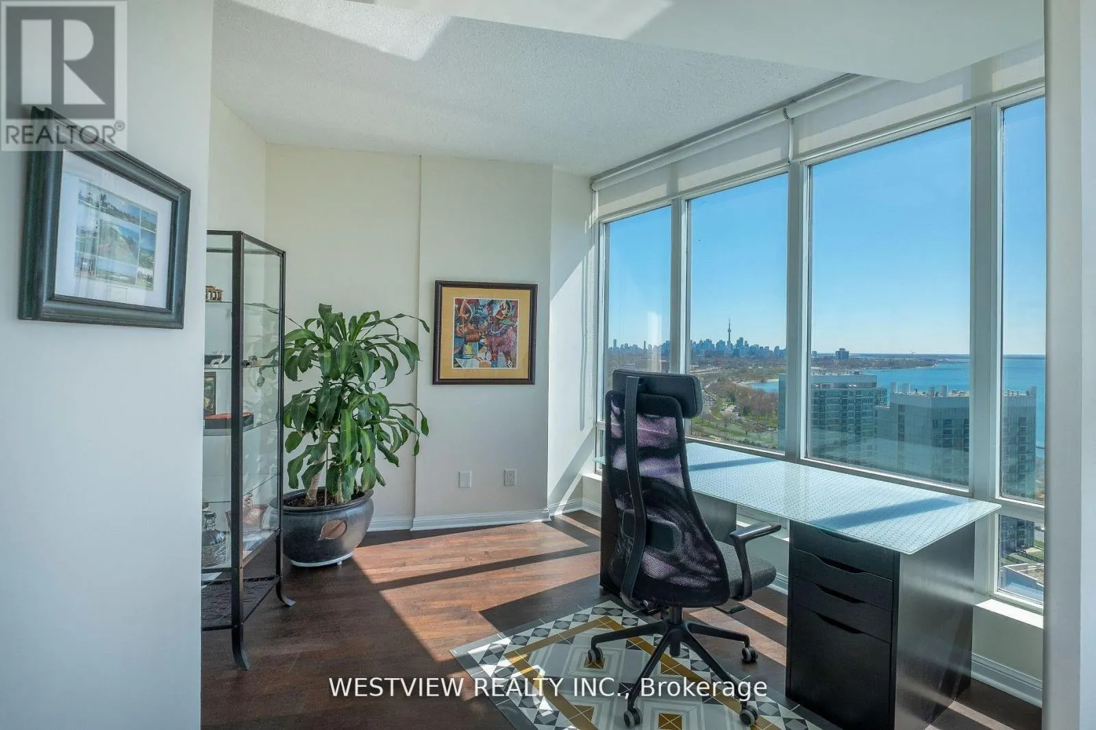 2610 - 15 WINDERMERE AVENUE