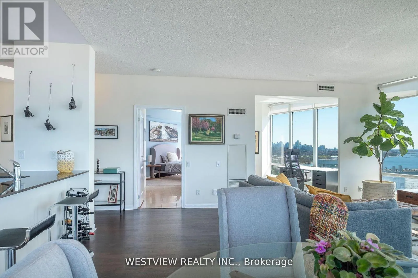 2610 - 15 WINDERMERE AVENUE