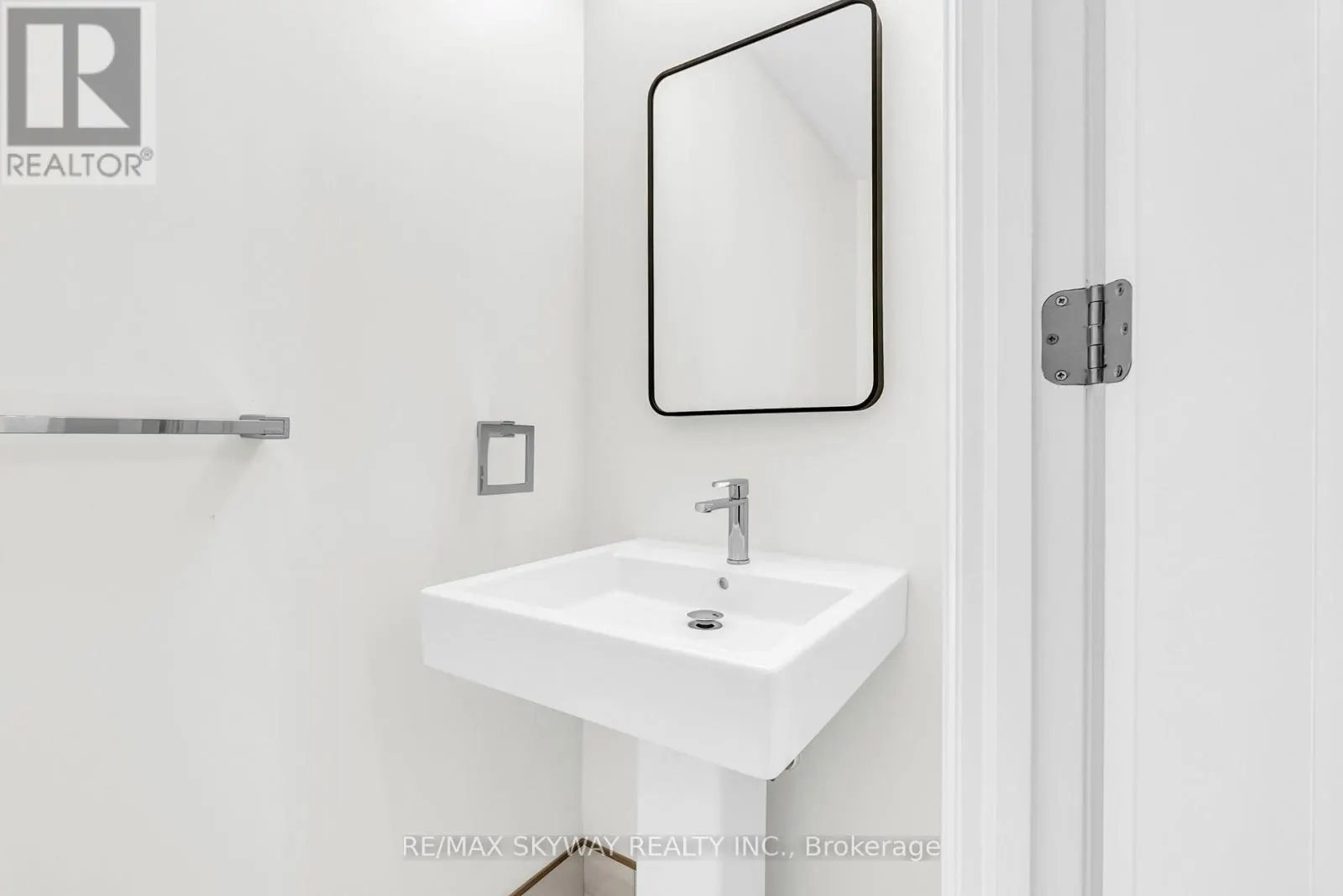 105 - 42 MILL STREET