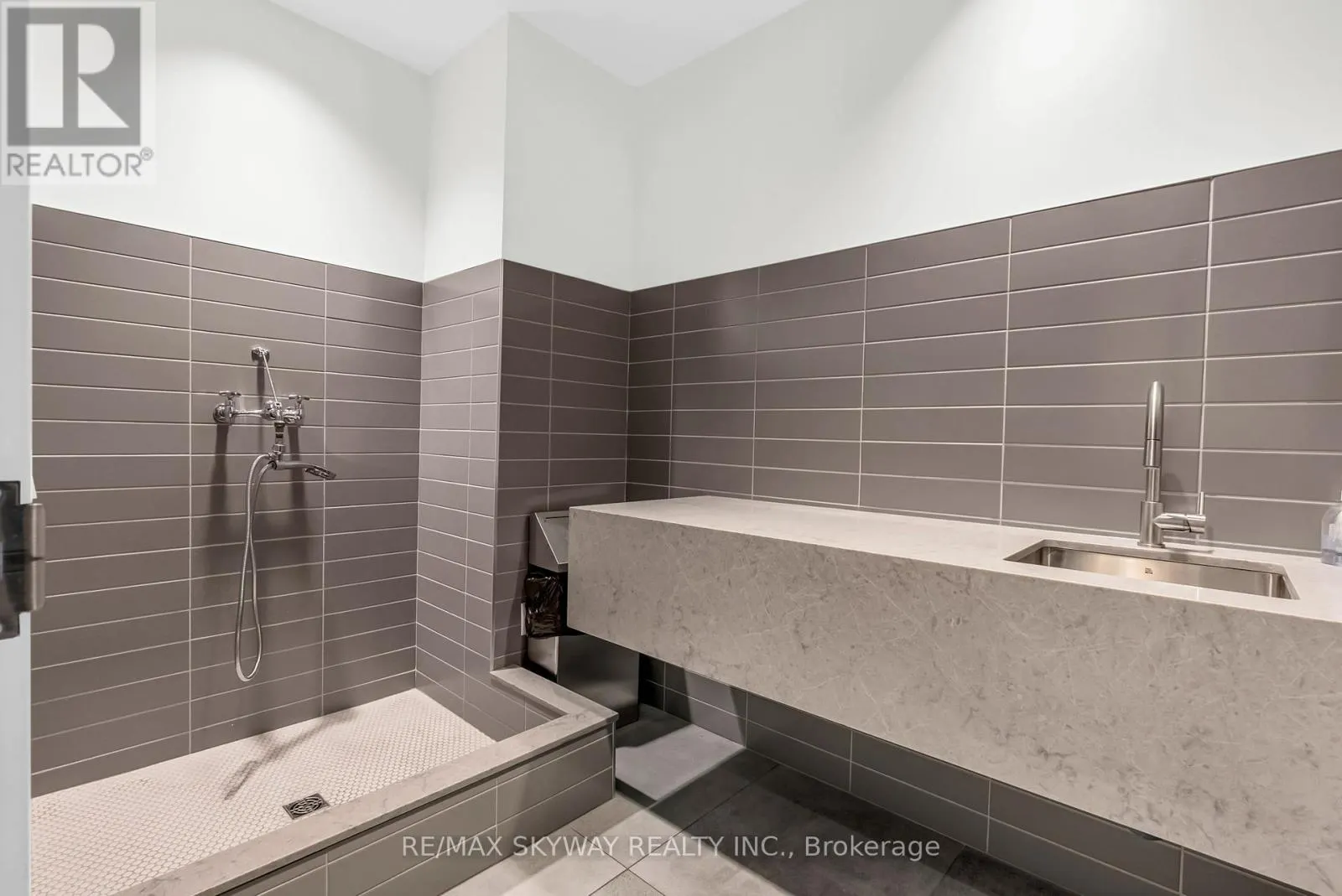 105 - 42 MILL STREET