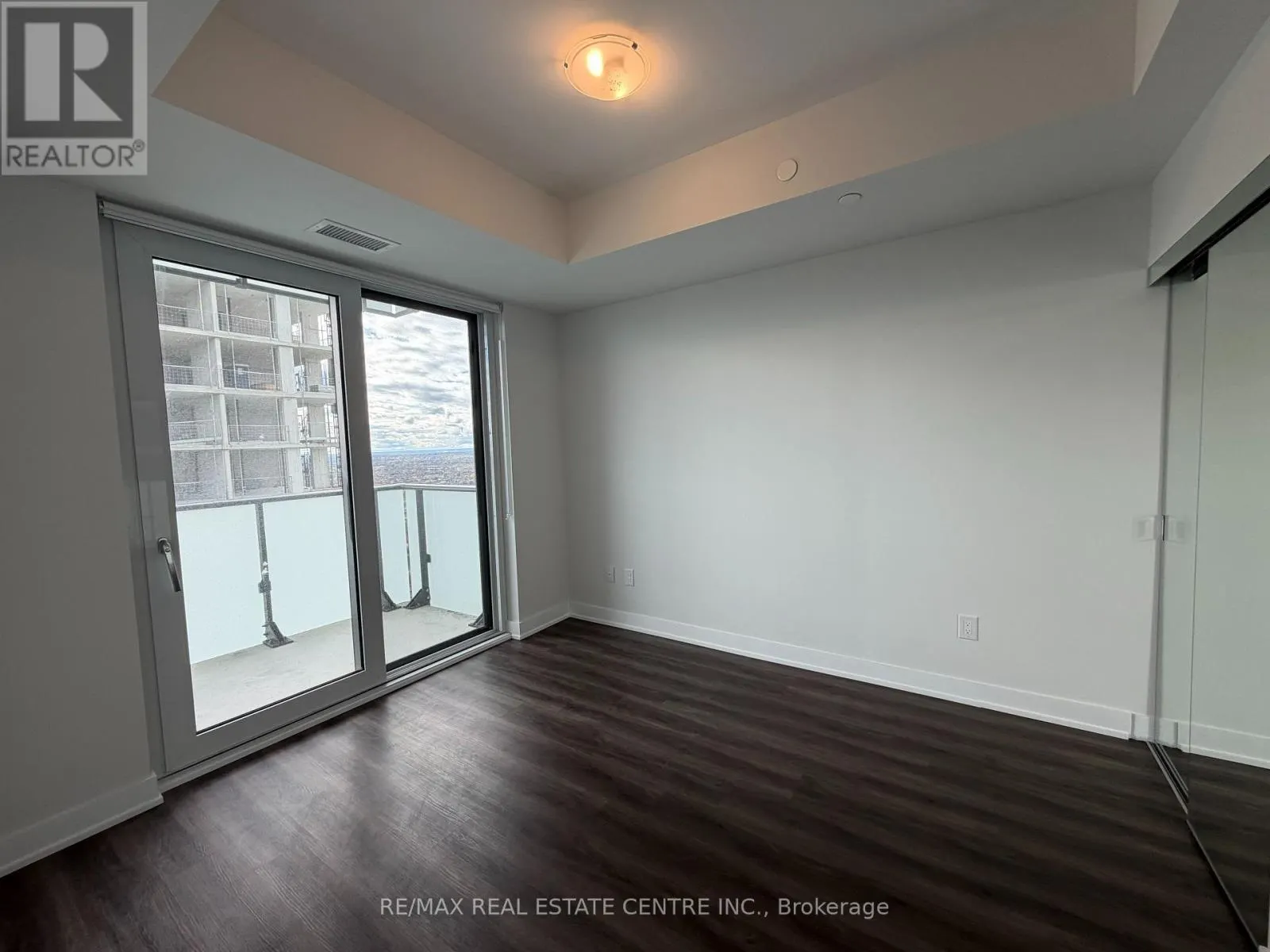 3111 - 4130 PARKSIDE VILLAGE DRIVE W