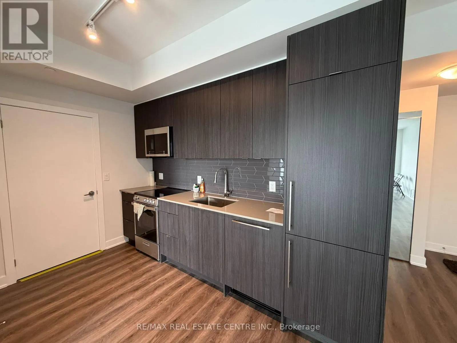 3111 - 4130 PARKSIDE VILLAGE DRIVE W