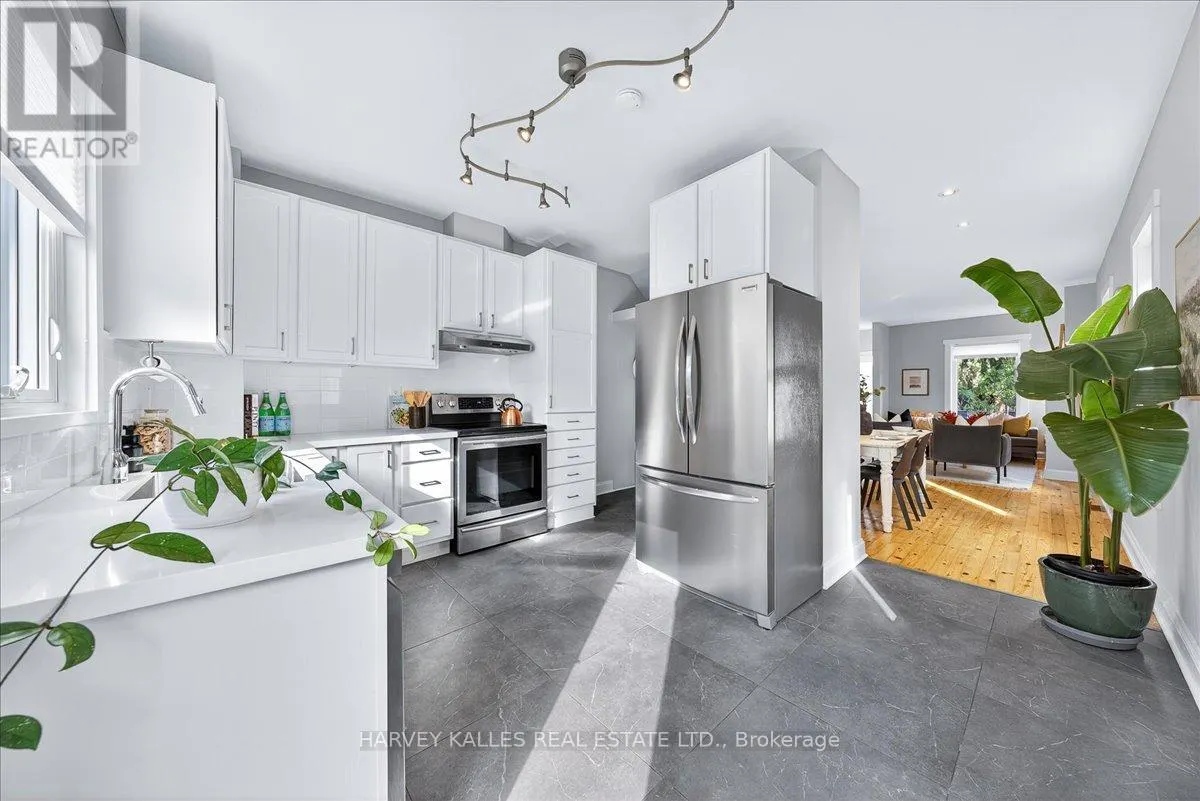 338 BARTLETT AVENUE N