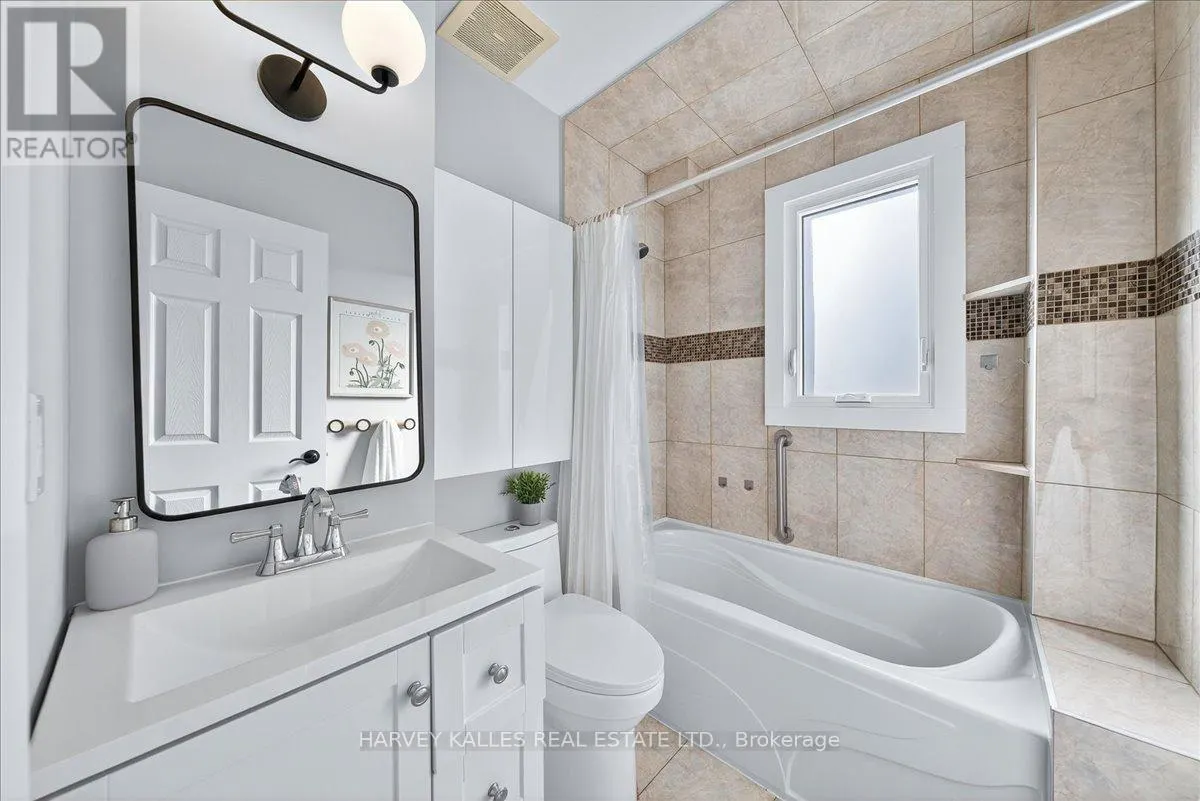 338 BARTLETT AVENUE N