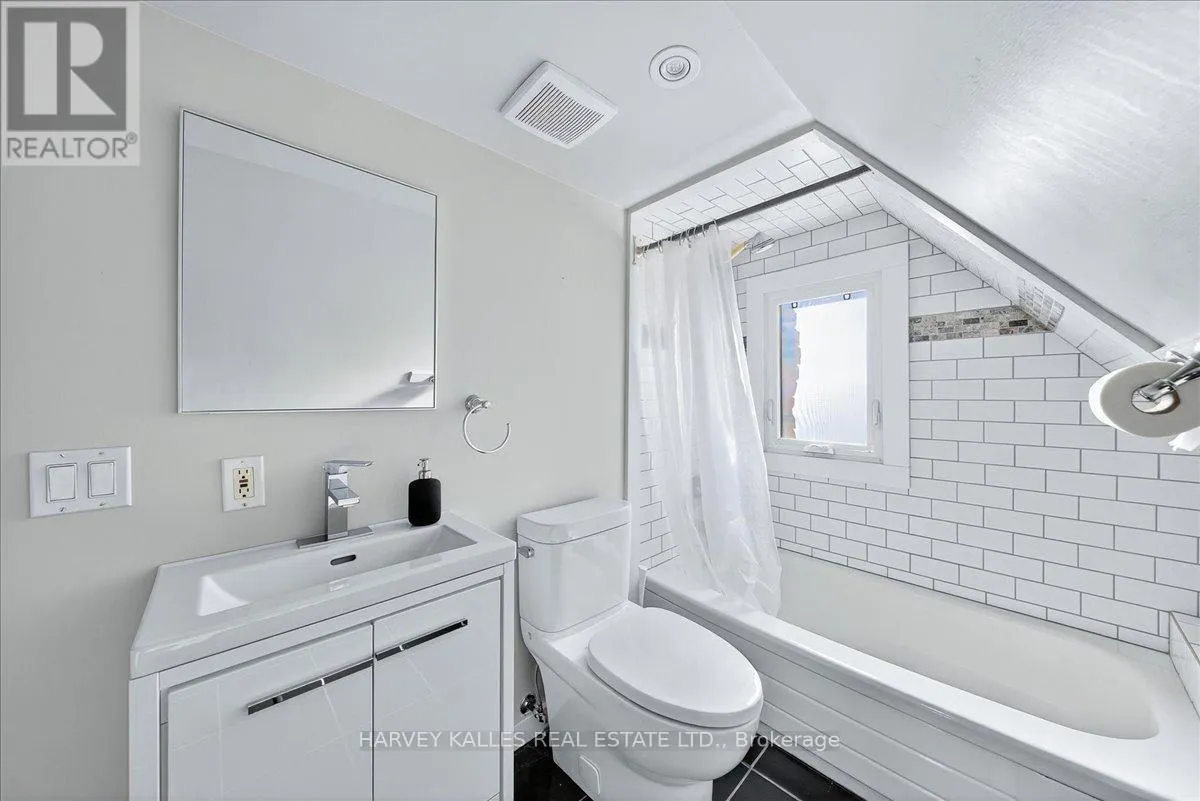 338 BARTLETT AVENUE N