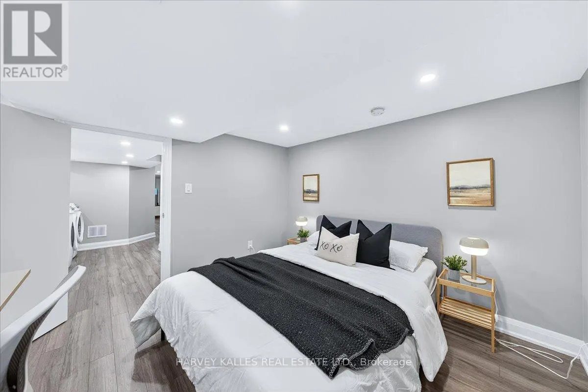 338 BARTLETT AVENUE N