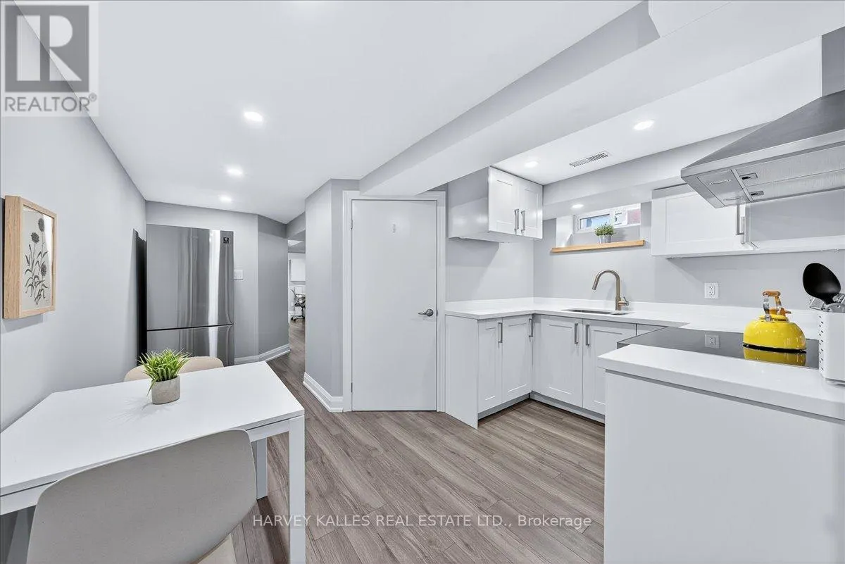 338 BARTLETT AVENUE N