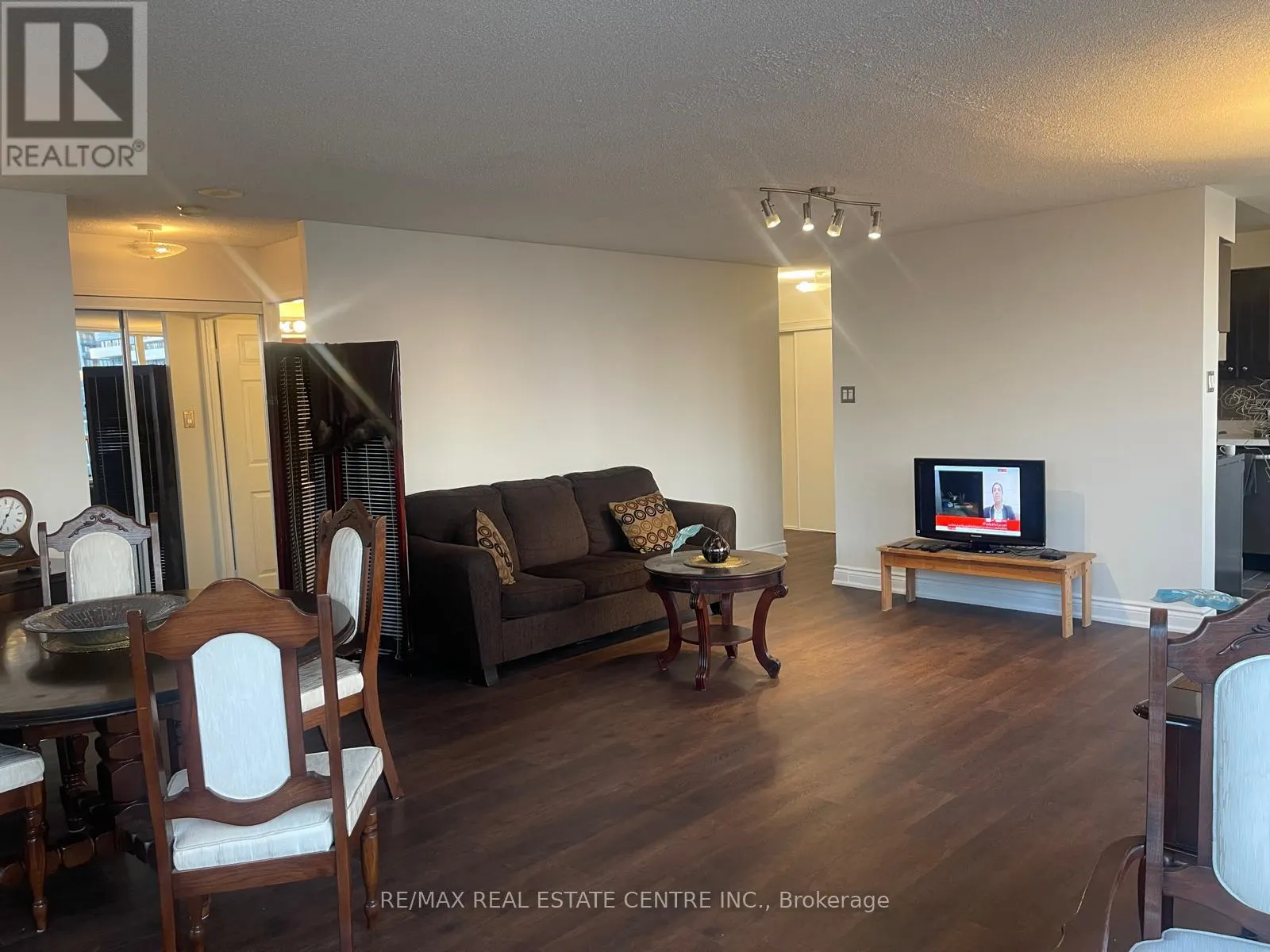 2408 - 400 WEBB DRIVE