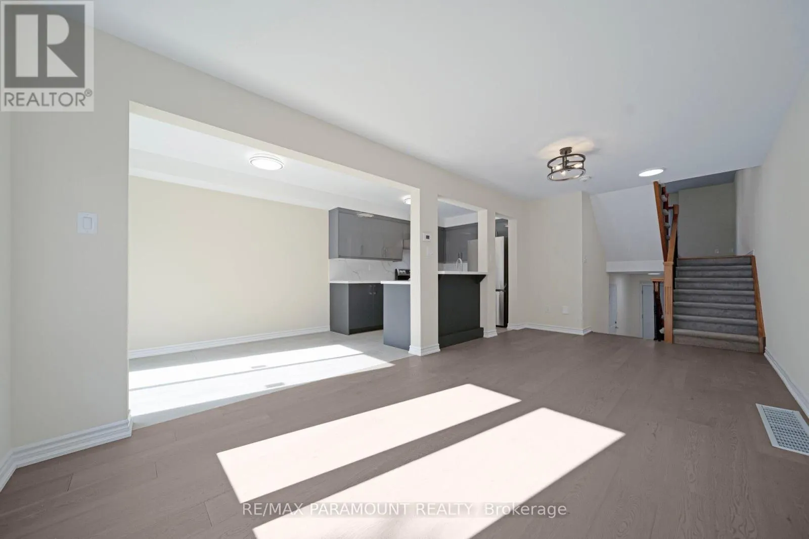 37 - 1575 SOUTH PARADE COURT