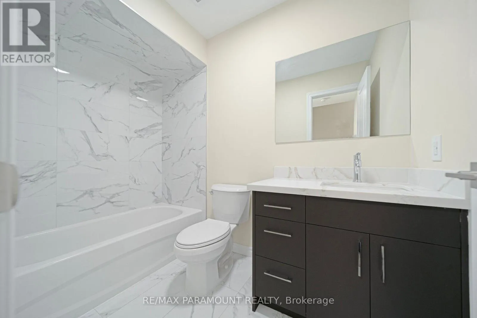 37 - 1575 SOUTH PARADE COURT