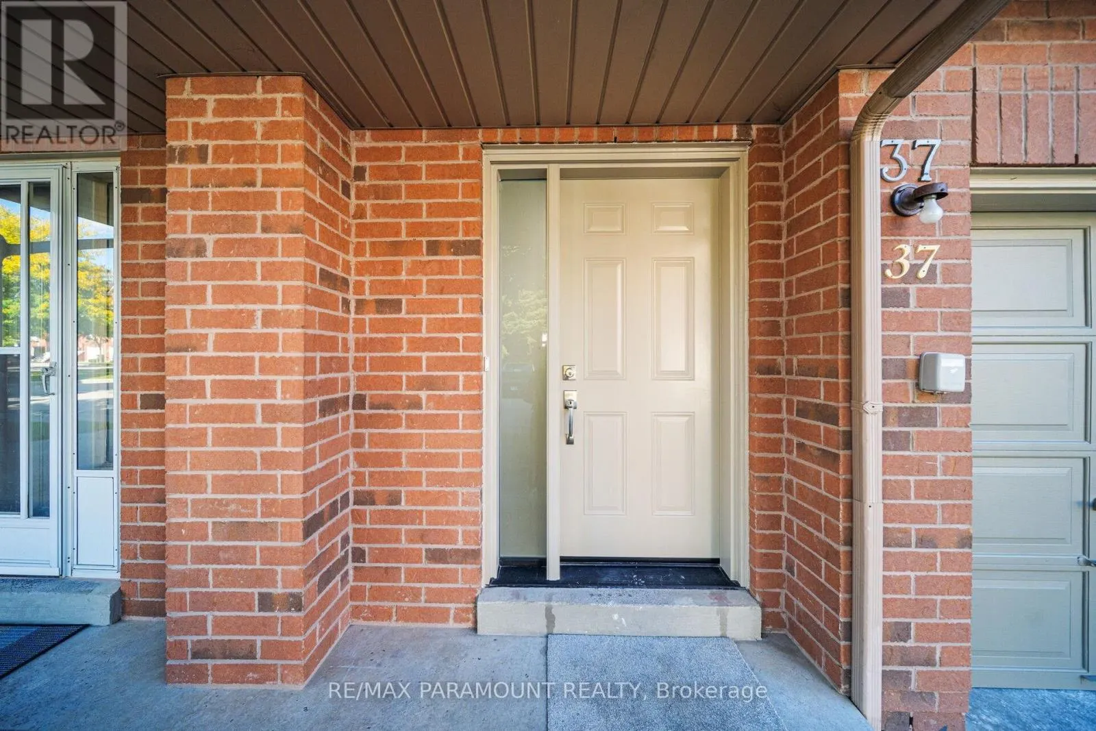 37 - 1575 SOUTH PARADE COURT