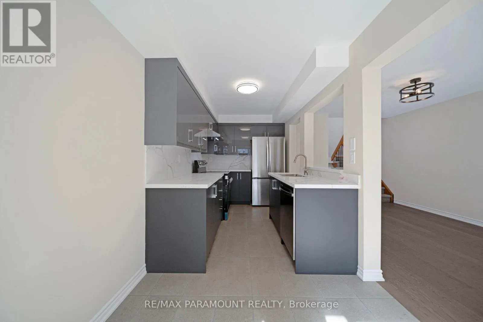 37 - 1575 SOUTH PARADE COURT