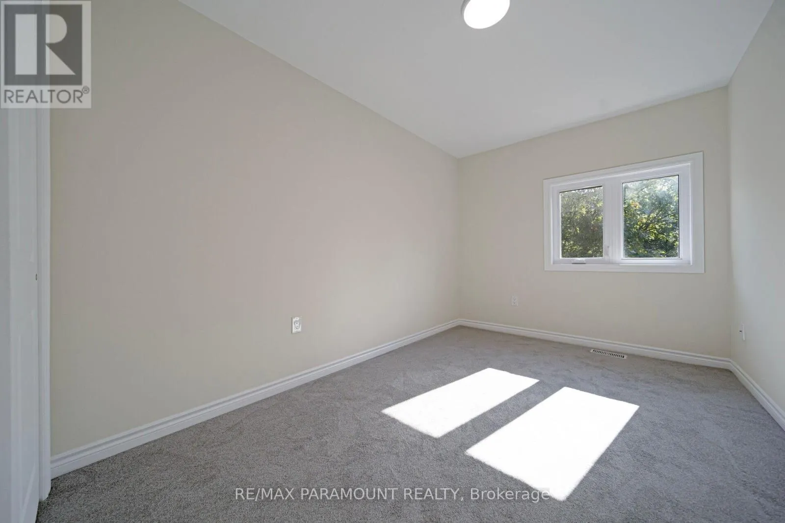 37 - 1575 SOUTH PARADE COURT