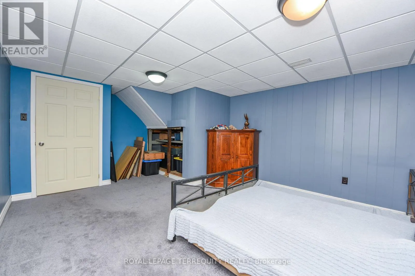 20 HALLOW CRESCENT N