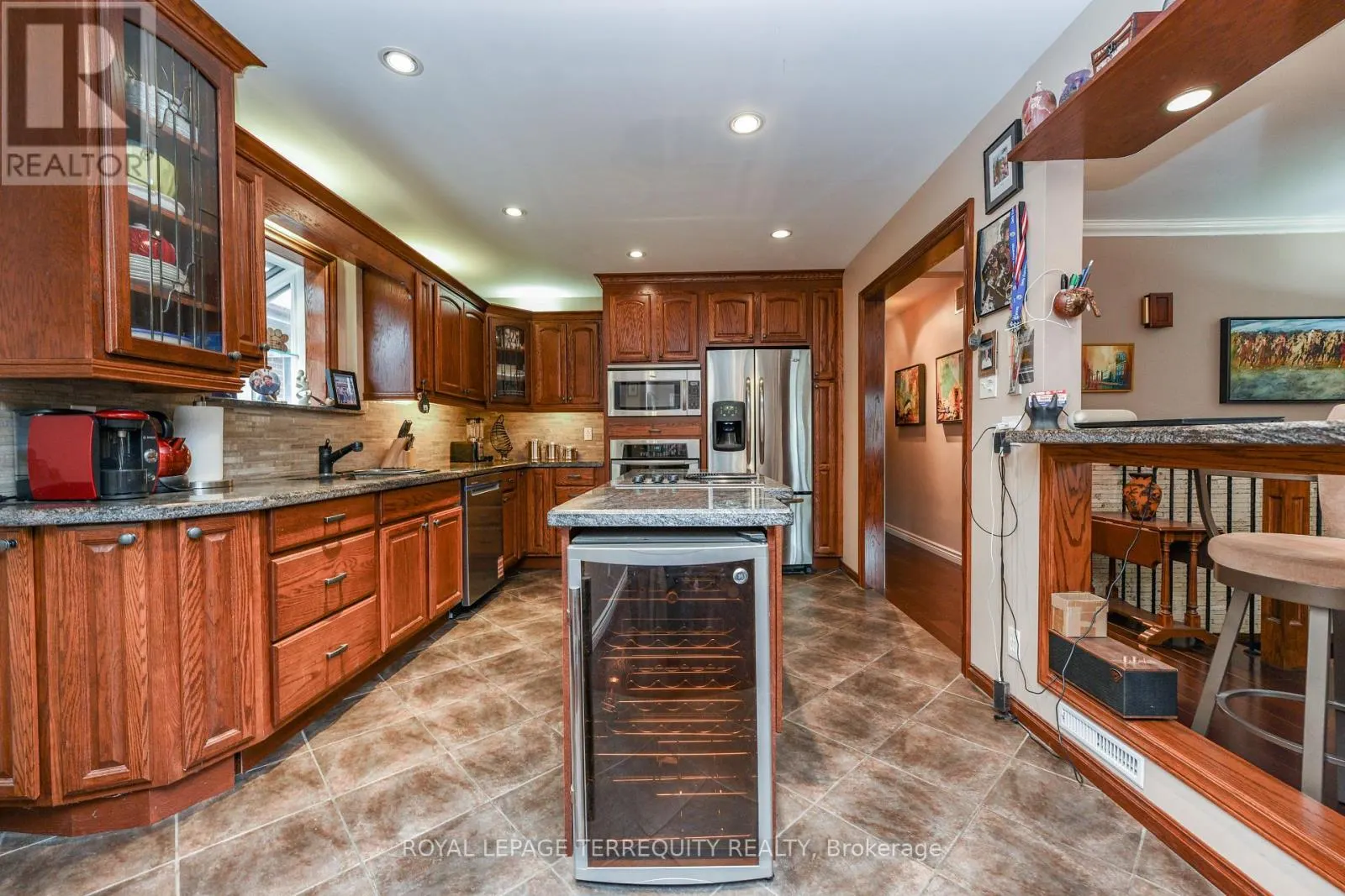 20 HALLOW CRESCENT N