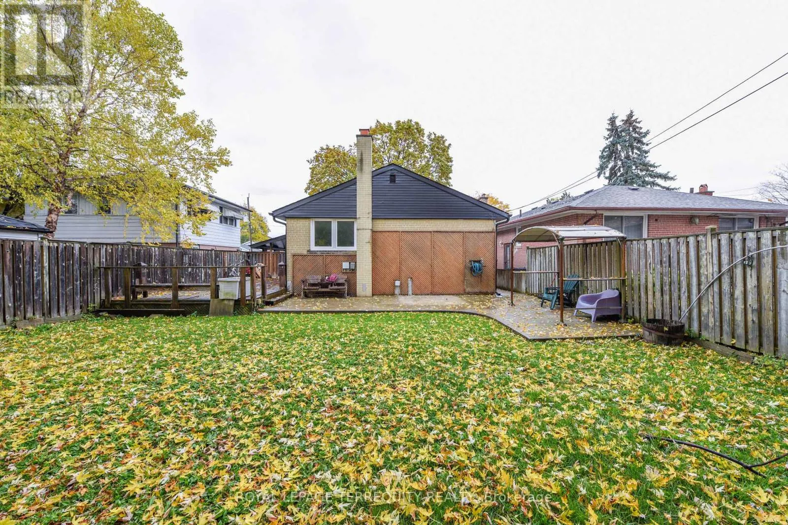 20 HALLOW CRESCENT N